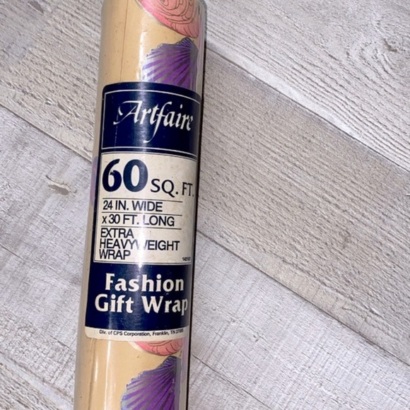 Vintage gift wrap 60 square foot shell print - Picture 2 of 5